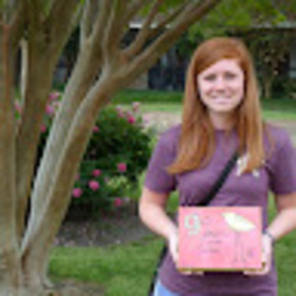 Meet your Posher, Katie - Picture 1 of 1